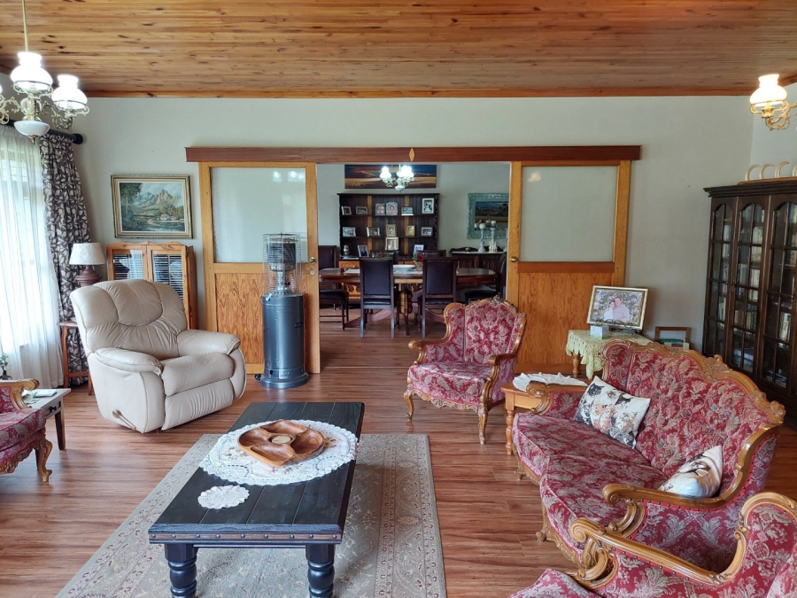 5 Bedroom Property for Sale in Oudtshoorn South Western Cape